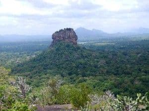 autour-de-sigiriya-excursion-au-rocher-de-pidurangala.htm