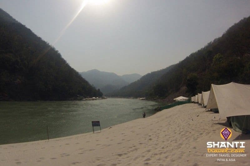 delhi-accueil-shanti-travel-les-expats-de-delhi-font-du-rafting-a-rishikesh.htm