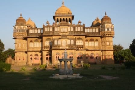 mandvi-in-gujarat-beach-maharaja.htm