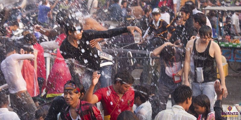 thingyan-water-festival-celebrate-wet-wild-new-year-myanmar.htm